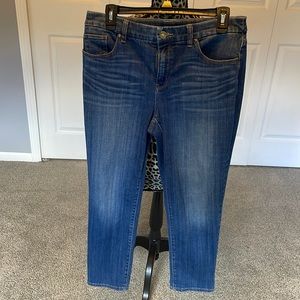 Chicos so slimming girlfriend ankle jeans with pockets and zip front in petite